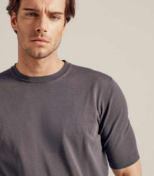 t-shirt-antracite-in-cotone-fit-dritto