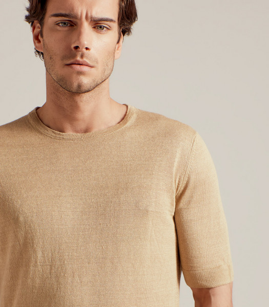t-shirt-beige-in-lino-fit-dritto